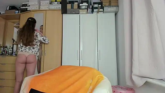 Snapshot of Rolla_Coaster chatting on 03-23-25, 02:04 Rolla Coaster online show from 03-23-25, 02:04