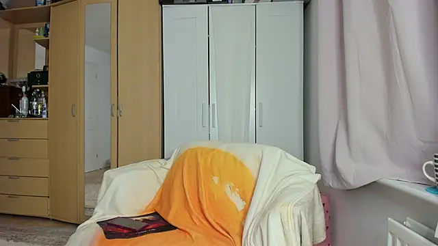 Snapshot of Rolla_Coaster chatting on 09-14-25, 04:44 Rolla Coaster online show from 09-14-25, 04:44