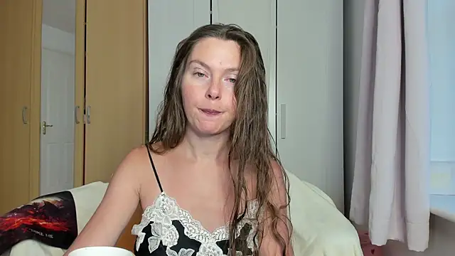 Snapshot of Rolla_Coaster chatting on 09-15-25, 06:30 Rolla Coaster online show from 09-15-25, 06:30