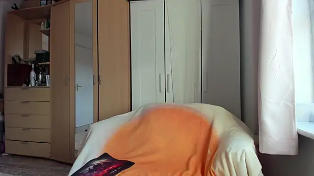 Snapshot of Rolla_Coaster chatting on 09-25-25, 07:45 Rolla Coaster online show from 09-25-25, 07:45