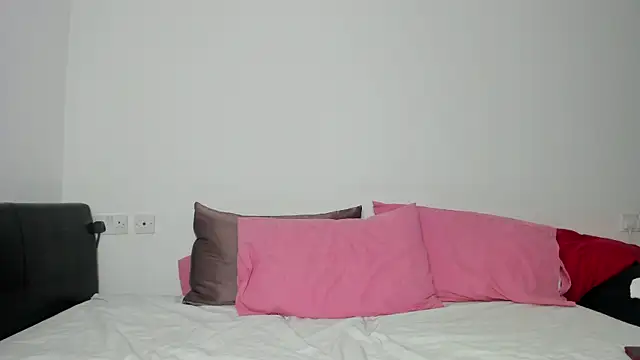 Snapshot of Rolla_Coaster chatting on 10-23-25, 03:17 Rolla Coaster online show from 10-23-25, 03:17