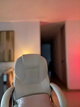 Snapshot of Im_Valentina chatting on 12-15-25, 10:47 Im Valentina online show from 12-15-25, 10:47