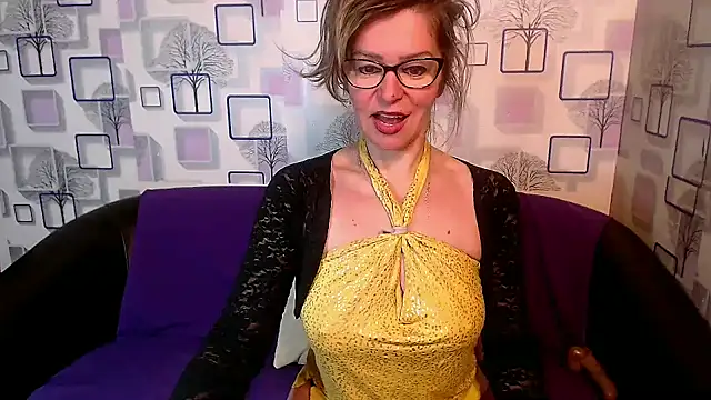 Snapshot of milfsexy chatting on 02-08-25, 10:50 milfsexy online show from 02-08-25, 10:50