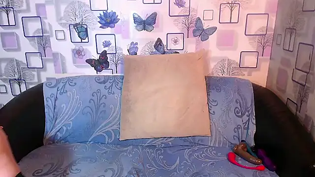 Snapshot of milfsexy chatting on 10-18-25, 09:43 milfsexy online show from 10-18-25, 09:43