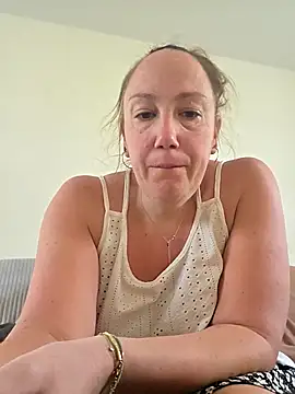 Wisie Cutie online show from 04-07-26, 09:10