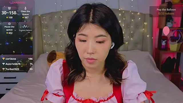 Snapshot of Wendy__Hills chatting on 12-31-24, 10:48 Wendy Hills online show from 12-31-24, 10:48