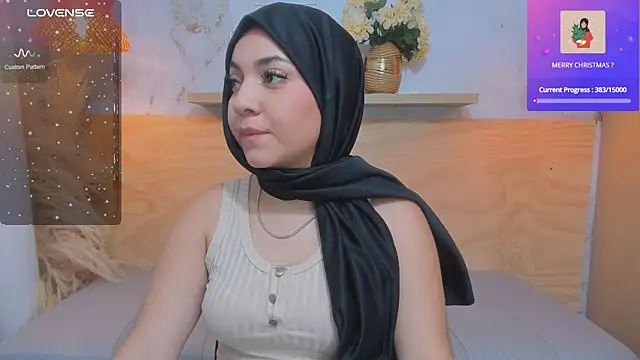 Snapshot of Sooffii_1 chatting on 12-23-24, 10:33 Sooffii 1 online show from 12-23-24, 10:33