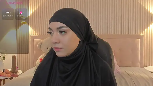 Snapshot of Sooffii_1 chatting on 03-19-25, 05:19 Sooffii 1 online show from 03-19-25, 05:19