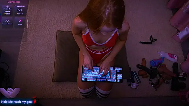Snapshot of Redhead_Shark_new chatting on 06-20-26, 08:33 Redhead Shark new online show from 06-20-26, 08:33