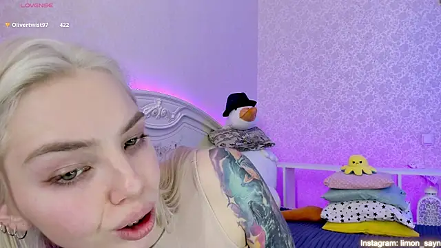 LillyMoure  online show from 02-19-25, 04:34