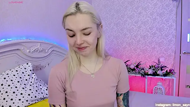 LillyMoure  online show from 03-09-25, 11:56