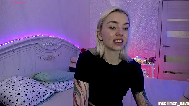 LillyMoure  online show from 09-12-25, 01:28