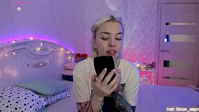 LillyMoure  online show from 09-13-25, 11:37