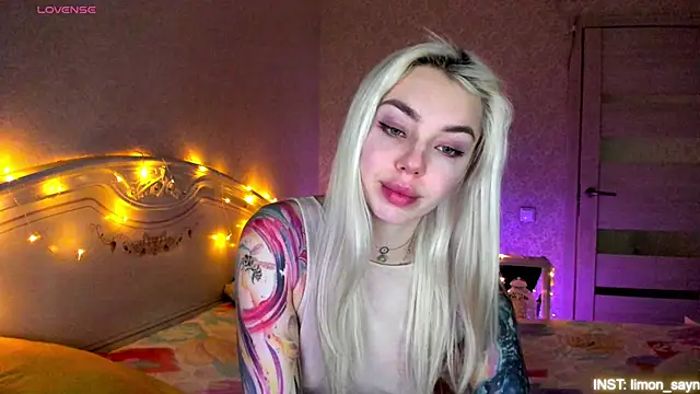 LillyMoure  online show from 03-16-26, 11:09