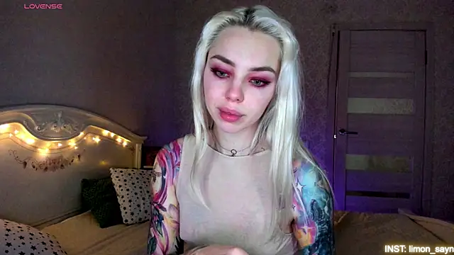 LillyMoure  online show from 05-29-26, 11:25