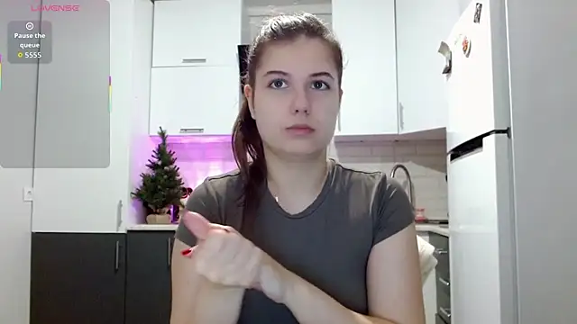 Snapshot of SayMeow_ chatting on 12-19-25, 01:34 SayMeow online show from 12-19-25, 01:34