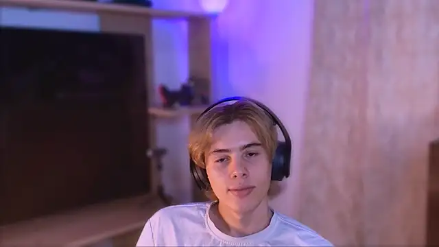 Snapshot of dimitri_tv chatting on 09-11-25, 08:53 dimitri tv online show from 09-11-25, 08:53