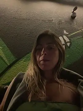 Snapshot of Gipoltergeist chatting on 10-26-25, 03:34 Gipoltergeist online show from 10-26-25, 03:34