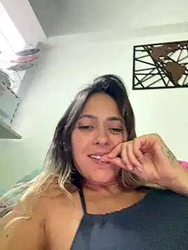 Snapshot of Gipoltergeist chatting on 11-26-25, 01:06 Gipoltergeist online show from 11-26-25, 01:06