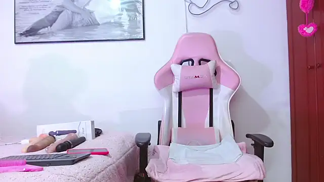 Amelie Rousell online show from 03-11-26, 10:38