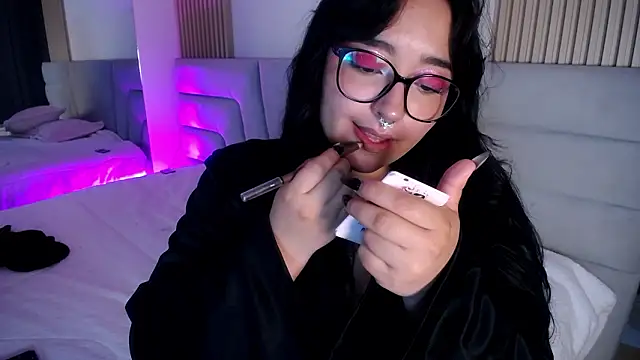 Miss Loise online show from 03-25-26, 08:20