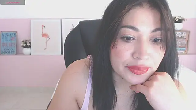 Snapshot of sophia_hadid chatting on 11-06-25, 08:54 sophia hadid online show from 11-06-25, 08:54