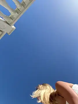 Snapshot of BritneyDimond chatting on 12-24-24, 01:50 BritneyDimond online show from 12-24-24, 01:50