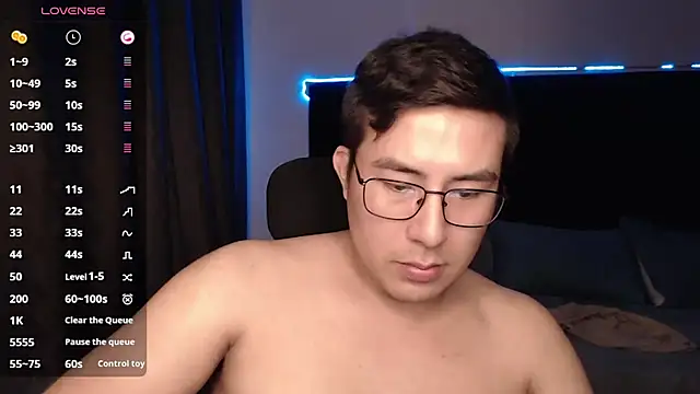 andrewmhilton  online show from 11-11-25, 07:19