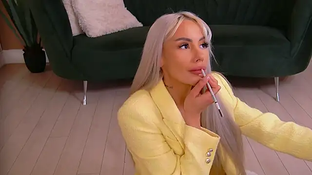 Bailey Rush online show from 04-25-26, 03:20