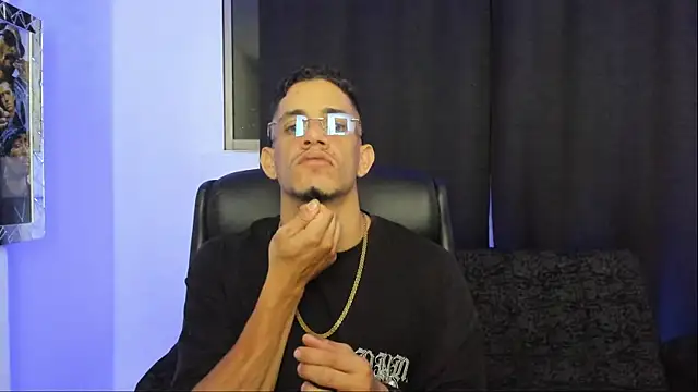 jhonnysnow17 online show from 04-22-26, 04:15