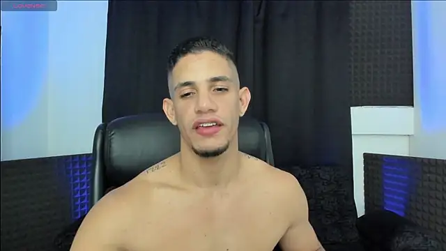 Snapshot of jhonnysnow17 chatting on 06-13-26, 04:21 jhonnysnow17 online show from 06-13-26, 04:21