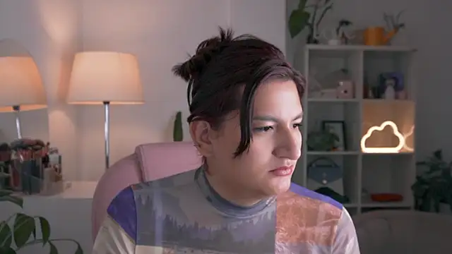 Snapshot of ari_artis chatting on 12-10-24, 01:11 ari artis online show from 12-10-24, 01:11