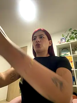 ari artis online show from 11-22-25, 07:29