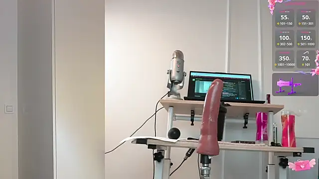 Snapshot of Miss69Ri99 chatting on 03-08-25, 05:43 Miss69Ri99 online show from 03-08-25, 05:43