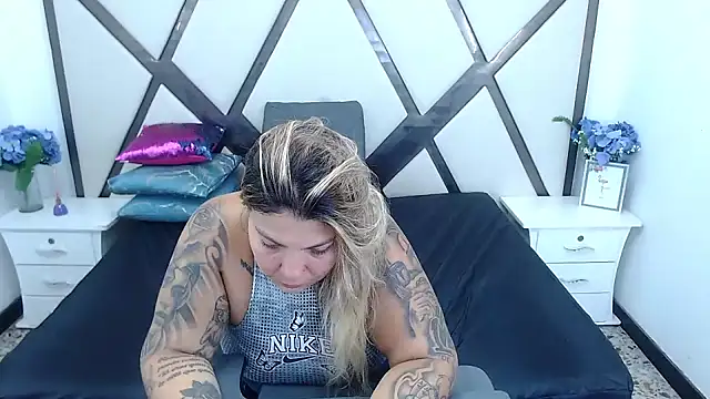 Snapshot of ChloexBigAss chatting on 01-23-25, 08:56 ChloexBigAss online show from 01-23-25, 08:56