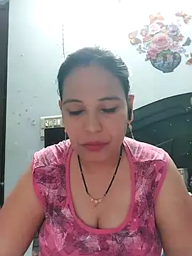 Snapshot of Poojabhabi101 chatting on 04-30-26, 05:14 Poojabhabi101 online show from 04-30-26, 05:14
