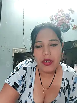 Snapshot of Poojabhabi101 chatting on 05-02-26, 05:23 Poojabhabi101 online show from 05-02-26, 05:23