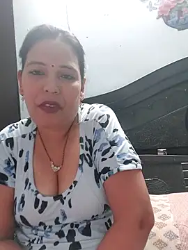 Snapshot of Poojabhabi101 chatting on 05-07-26, 05:02 Poojabhabi101 online show from 05-07-26, 05:02
