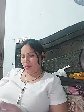 Snapshot of Poojabhabi101 chatting on 05-22-26, 07:48 Poojabhabi101 online show from 05-22-26, 07:48