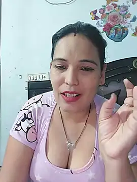 Snapshot of Poojabhabi101 chatting on 05-26-26, 05:58 Poojabhabi101 online show from 05-26-26, 05:58