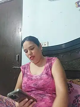 Snapshot of Poojabhabi101 chatting on 06-03-26, 06:27 Poojabhabi101 online show from 06-03-26, 06:27