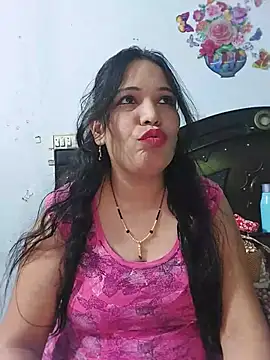 Snapshot of Poojabhabi101 chatting on 06-08-26, 06:14 Poojabhabi101 online show from 06-08-26, 06:14