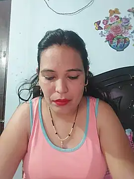 Snapshot of Poojabhabi101 chatting on 06-10-26, 06:01 Poojabhabi101 online show from 06-10-26, 06:01