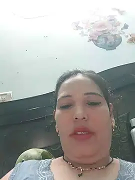 Snapshot of Poojabhabi101 chatting on 07-14-26, 05:12 Poojabhabi101 online show from 07-14-26, 05:12