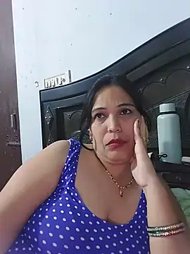 Snapshot of Poojabhabi101 chatting on 07-15-26, 05:51 Poojabhabi101 online show from 07-15-26, 05:51