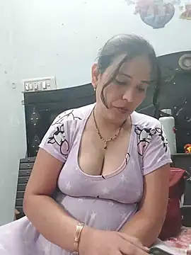 Snapshot of Poojabhabi101 chatting on 07-17-26, 05:07 Poojabhabi101 online show from 07-17-26, 05:07