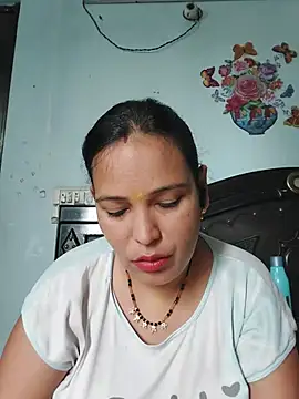 Snapshot of Poojabhabi101 chatting on 07-24-26, 06:22 Poojabhabi101 online show from 07-24-26, 06:22