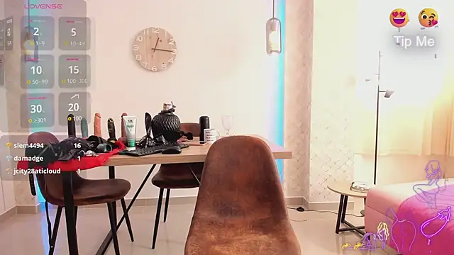 Snapshot of AlejandraDangerGirl chatting on 03-02-25, 03:27 AlejandraDangerGirl online show from 03-02-25, 03:27