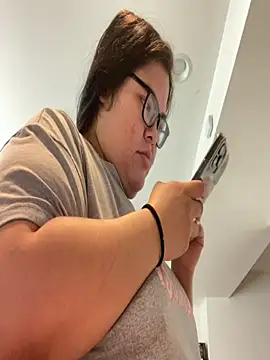 Snapshot of LiverandBrat77 chatting on 11-26-25, 05:58 LiverandBrat77 online show from 11-26-25, 05:58