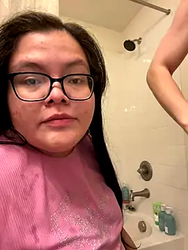 Snapshot of LiverandBrat77 chatting on 12-04-25, 10:40 LiverandBrat77 online show from 12-04-25, 10:40